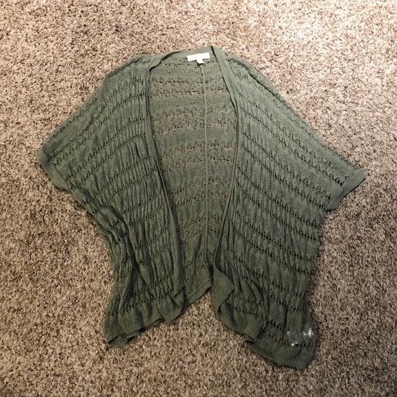 *SOLD* Crochet Green Short Sleeve Cardigan - Picture 3 of 5